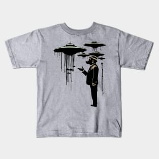 The Dogs in Black: Sci Fi UFO Surrealism Kids T-Shirt